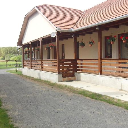 Kekszilva Vendeghaz Hotel Pap Eksteriør billede